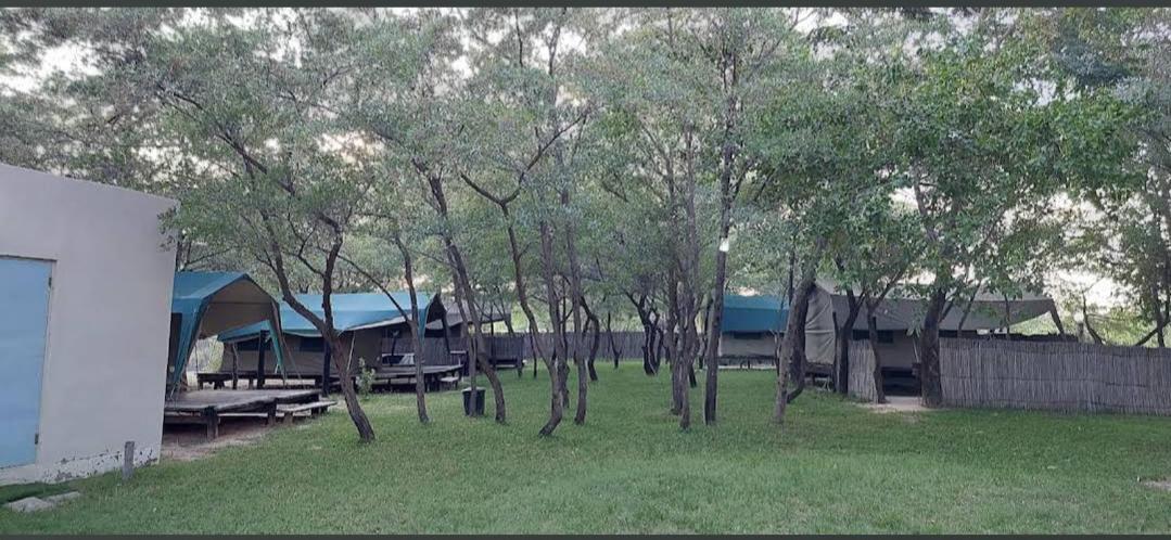 Camp Hogo Kavango Rundu Exterior foto